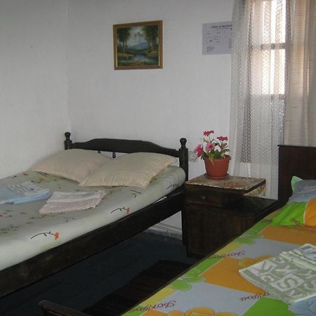 The Old House Guest House Obedinenie Bilik gambar